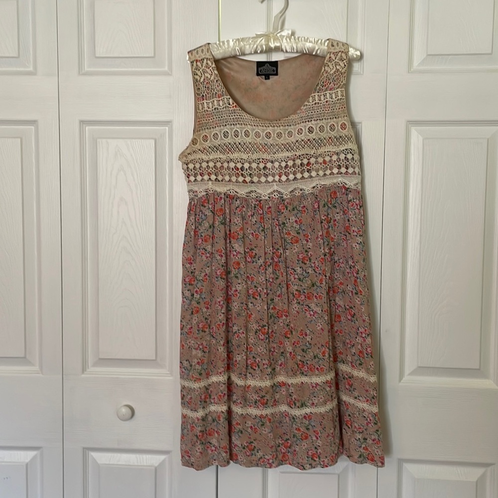 Floral Dress With Lace Detail